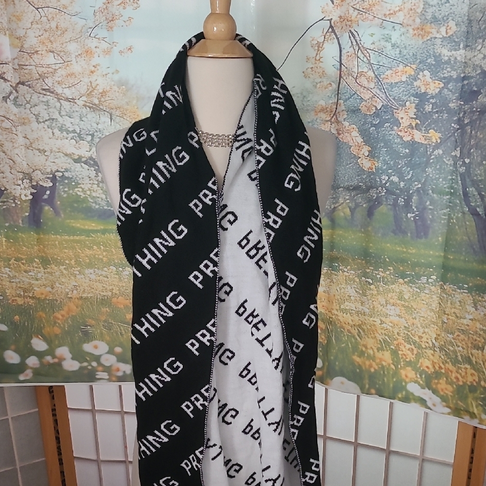 Pretty Little Things Print Scarf